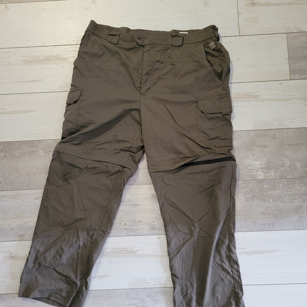 Tilley Cargo pants camo green. Size 36.